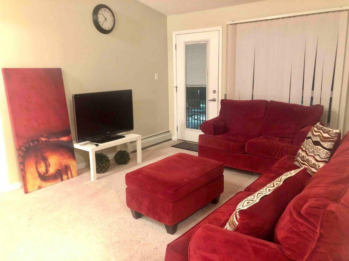 Top Floor, Spacious 5 Star In Windermere Edmonton