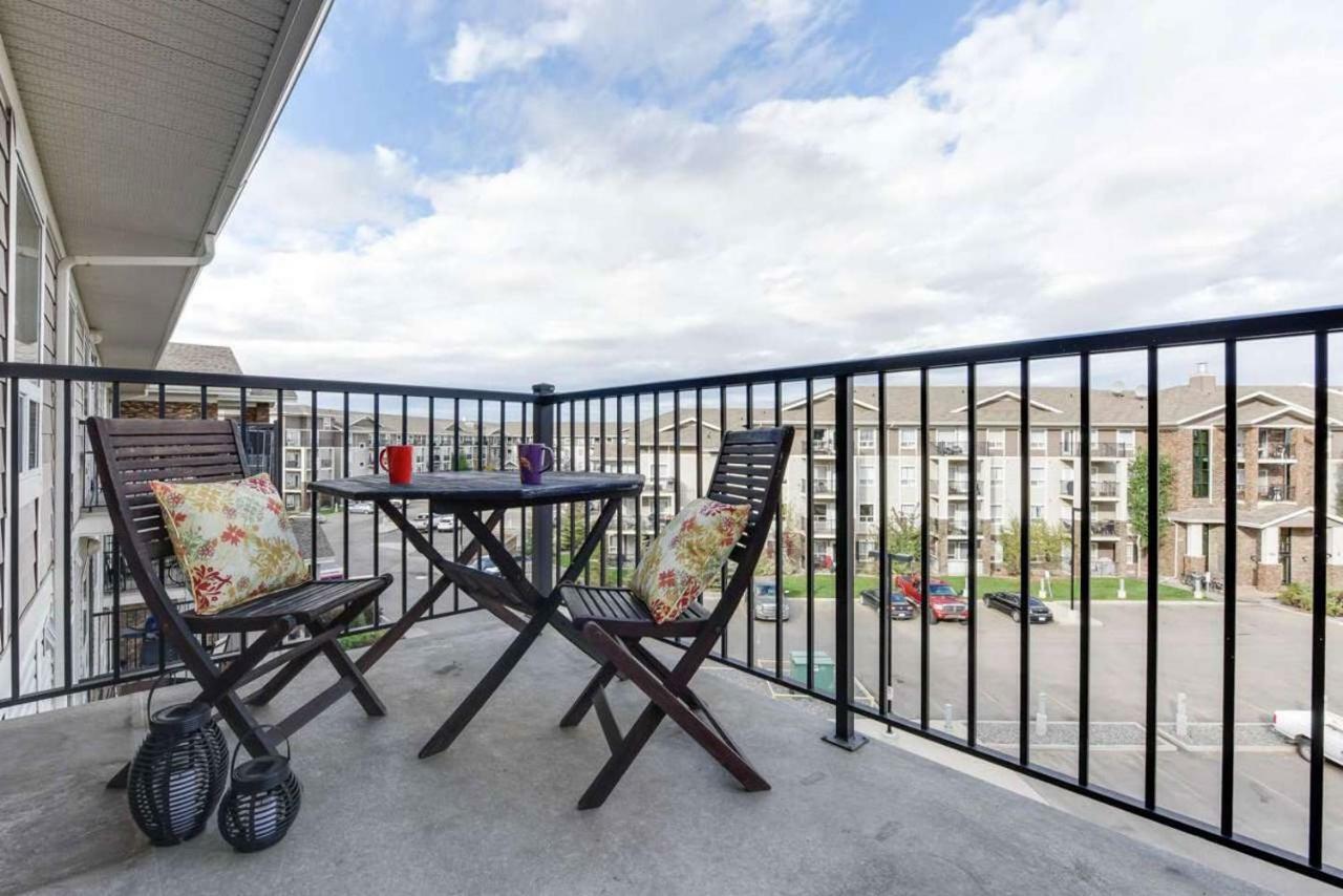 Apartment Top Floor, Spacious 5 Star In Windermere Edmonton